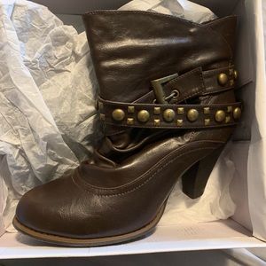 Brown boots Size 10